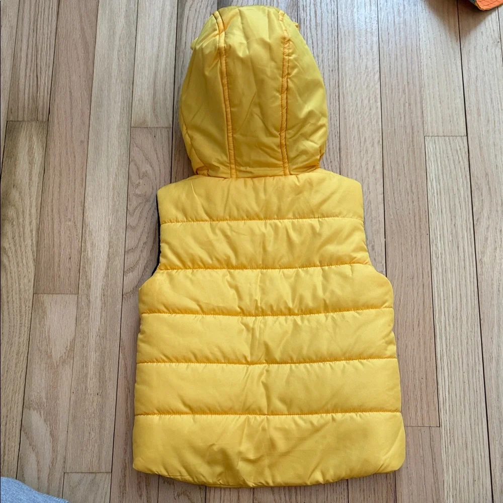 Little Me Toddler Sunny Yellow Kids Hooded Fleece Puffer Vest size 2T
